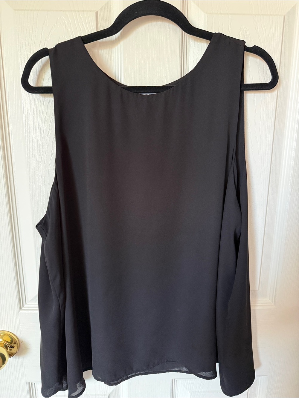 Reitmans Black Sleeveless Scoop Neck Camisole